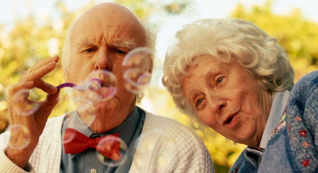 Літні люди почали повільніше старіти: вчені називають причини 
