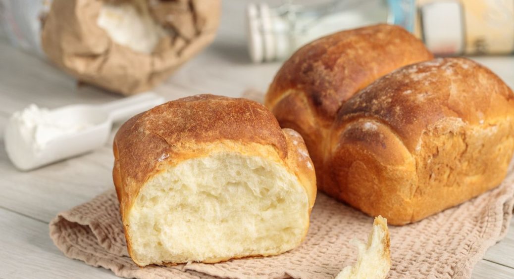Як приготувати простий але дуже смачний домашній хліб: найпростіший рецепт 