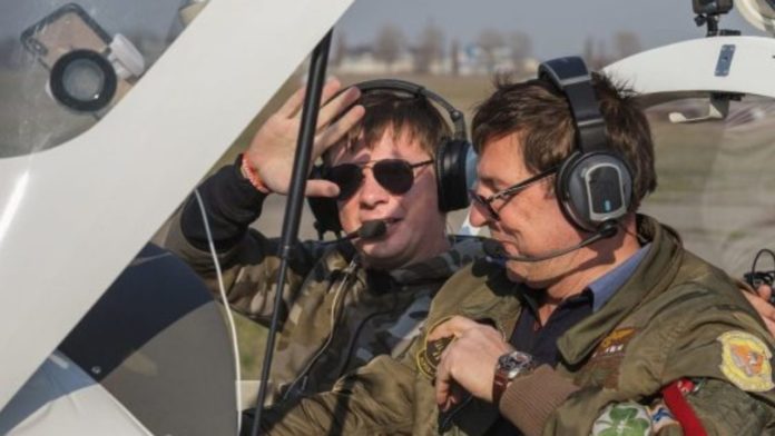 Дмитро Комаров Дмитро Комаров