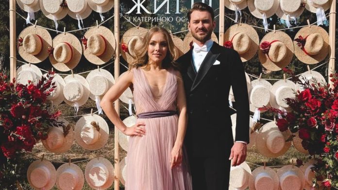 Екстанцювальне подружжя