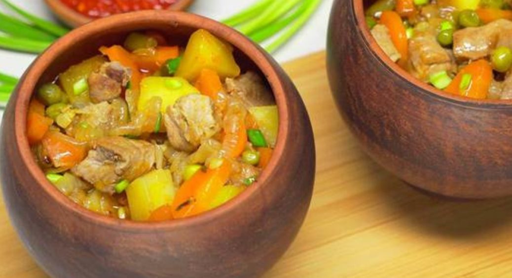 Печеня зі свинини і картоплею: готуємо домашню страву для всієї родини 