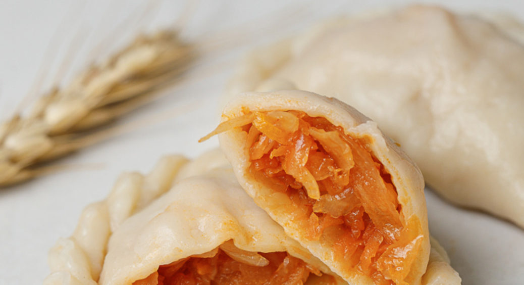 Найсмачніші вареники з капустою: відтепер готуємо лише за таким рецептом 