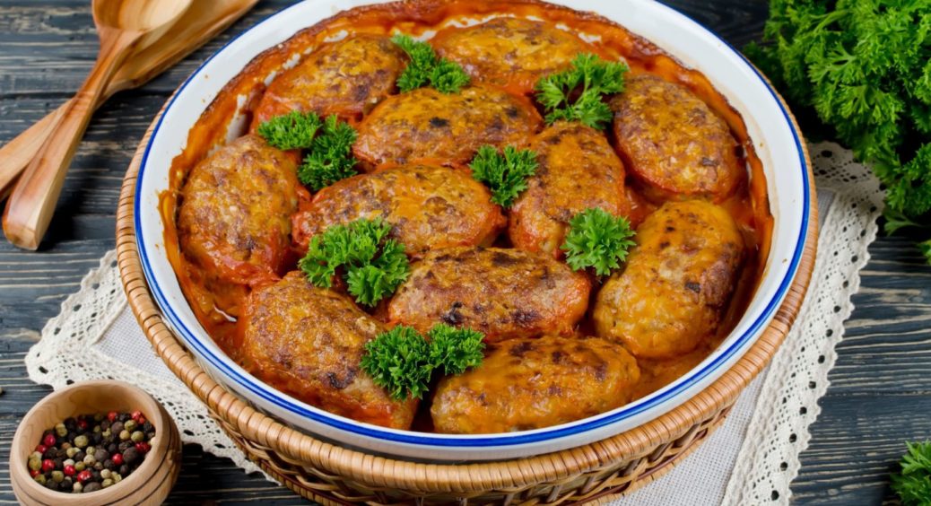 Готуємо найсмачніші ліниві голубці у духовці: сподобається усім 