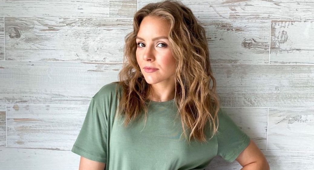 Олена Шоптенко привітала всіх з днем танго і запросила до танцю, але без Олега Винника 