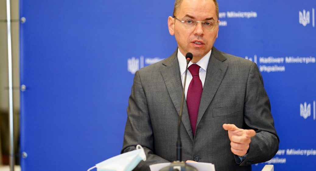 Трьох міністрів відправили у відставку: серед них опинився і Максим Степанов з МОЗ. Що буде з вакцинацією? 