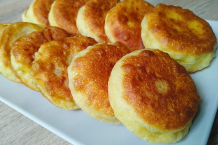 Швидкі пиріжки з капустою та картоплею