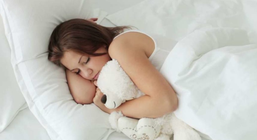 Яка подушка ідеально підходить для сну і як її обрати: корисні поради 