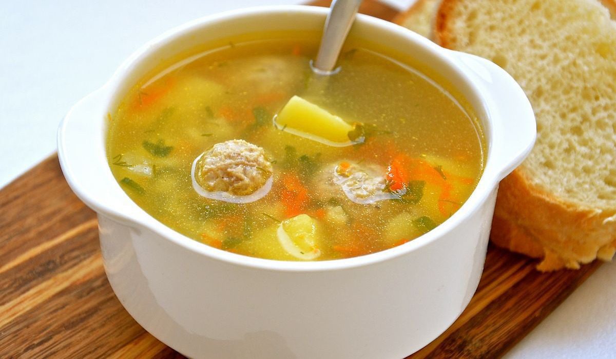 Картопляний суп з овочами і сирними галушками 