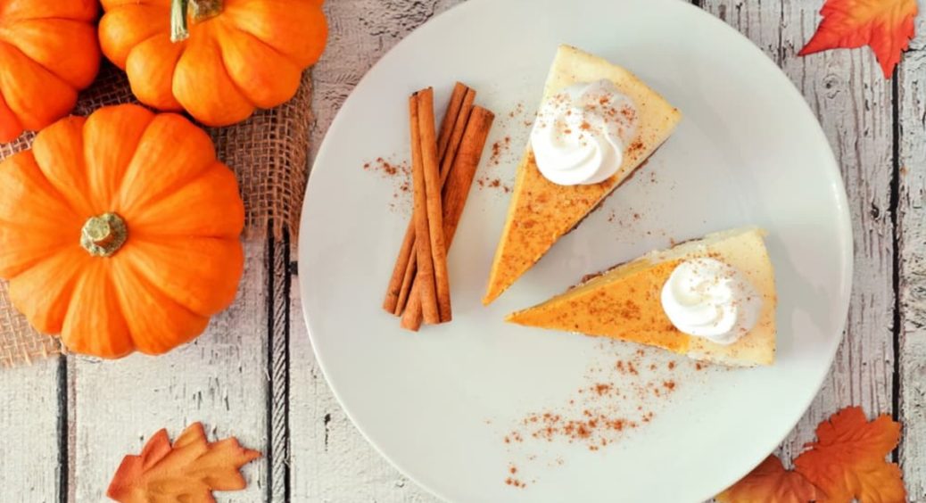 Це варто приготувати прямо зараз: рецепт гарбузового торта без випічки 