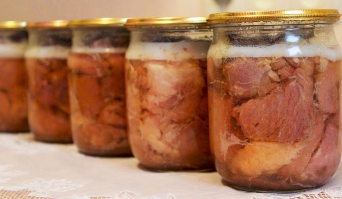 Свиняча тушонка