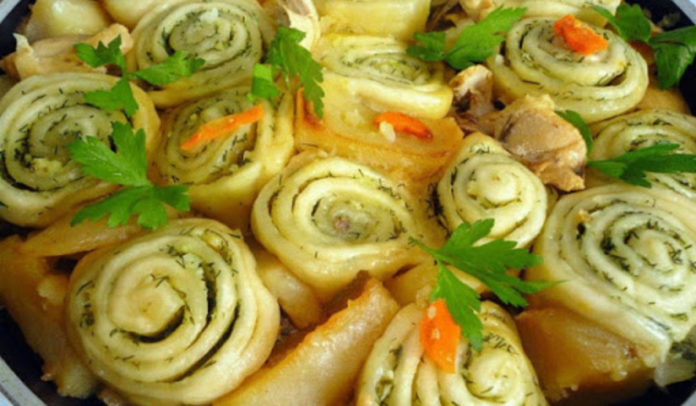 Нудлі з картоплею і яловичиною рецепт