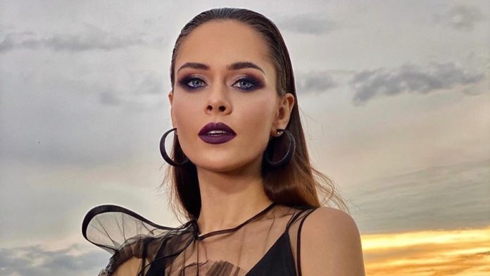 Юлія Саніна Юлія Саніна