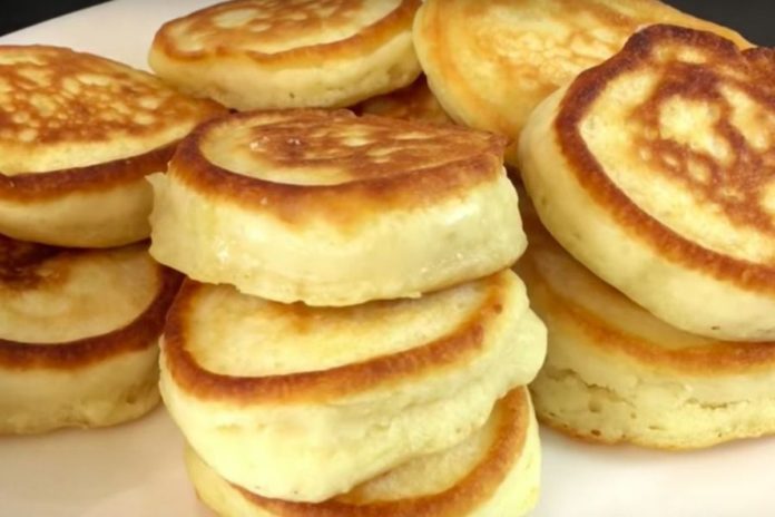 Рецепт пишних та неймовірно смачних яблучних оладок