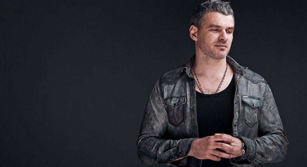 Перша дружина Арсена Мірзояна більше не збирається бути в тіні: Анна Мірзоян підкорила мережу своїм платтям 