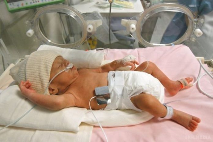 Недоношена дитина