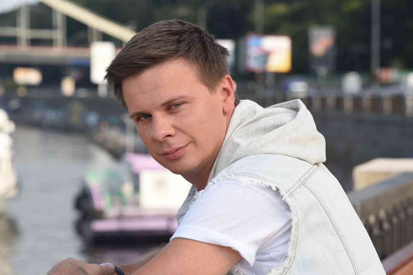 Дмитро Комаров