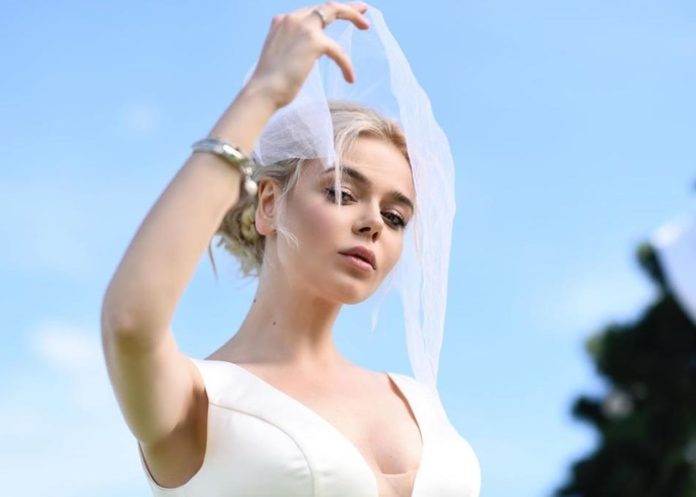 Аліна Гросу 