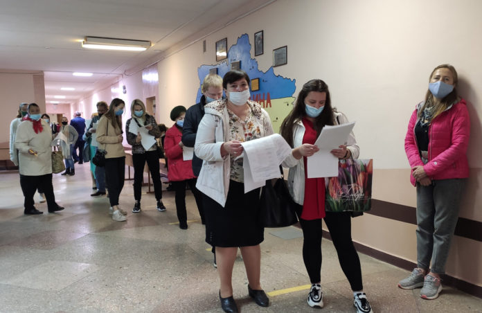 Маски обов'язкові