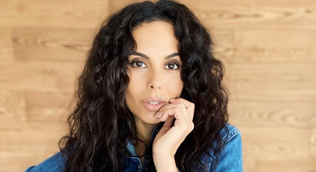 Настя Каменських знову роздягнулася: біле бікіні і струнка фігурка 