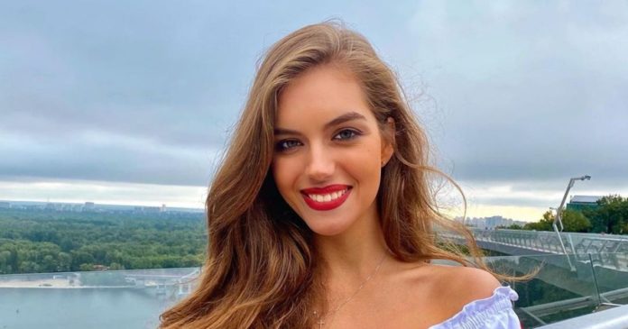 Ведуча і модель Олександра Кучеренко