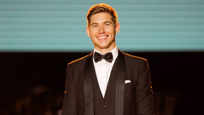 Володимир Остапчук без черги провіз своє авто в Україну, поки всі чекають на кордоні Володимир Остапчук без черги провіз своє авто в Україну, поки всі чекають на кордоні