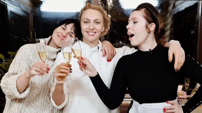 Оля Полякова, Соня Плакидюк, Маша Єфросиніна