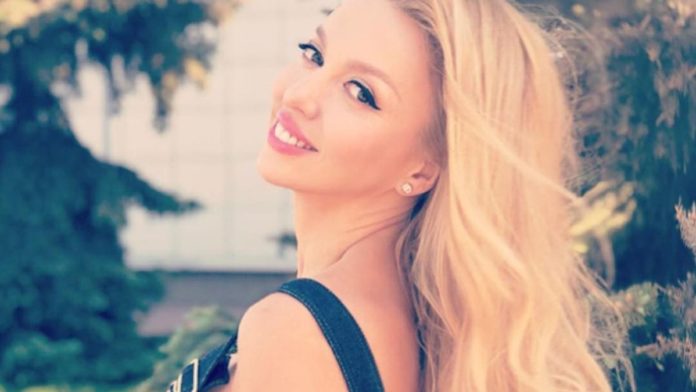 Оля Полякова