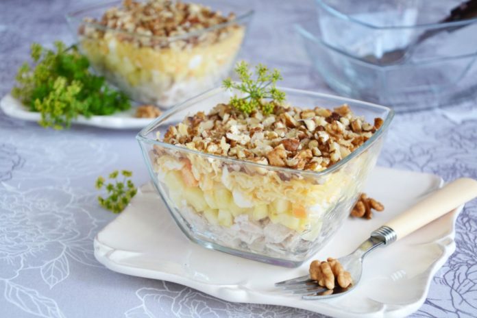 Салат з анансами рецепт