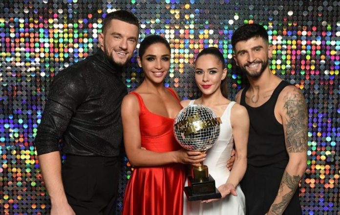 Юлія Саніна і Санта Дімопулос