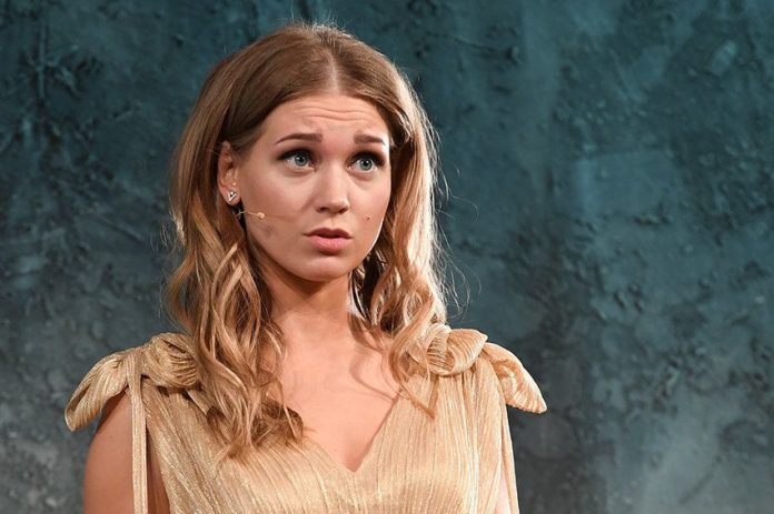 Христина Асмус у звичному амплуа