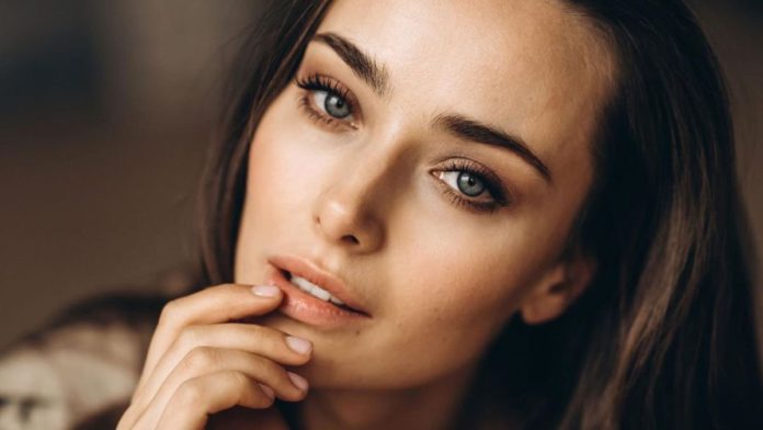 Холостячка зізналася у коханні до свого обранця