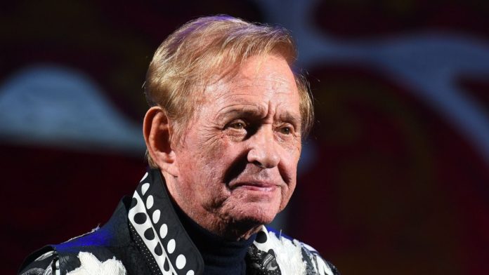 Роман Віктюк