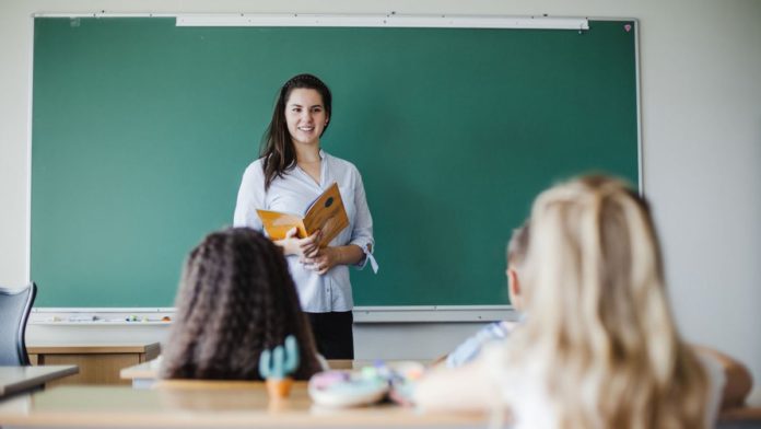 Професія вчителя - непроста