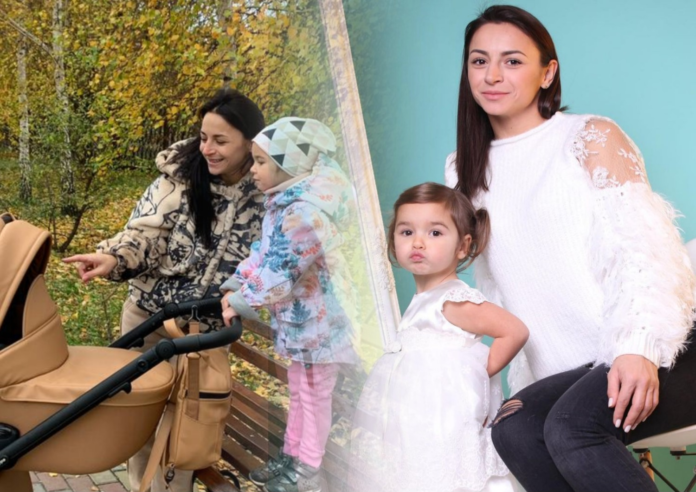 Мама, дочка та син