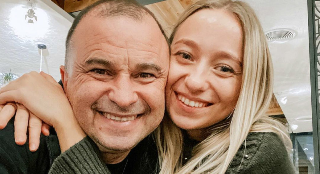 Віктор Павлік у свій День народження втік від молодої дружини у лазню до друзів: співакові 55 