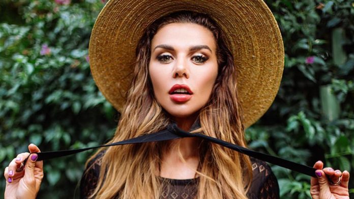 Як виглядає донька Анни Сєдокової