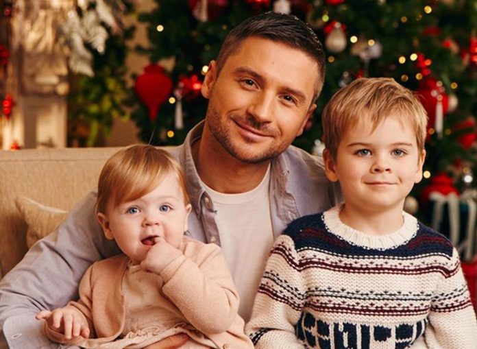 Сергій разом з дітьми