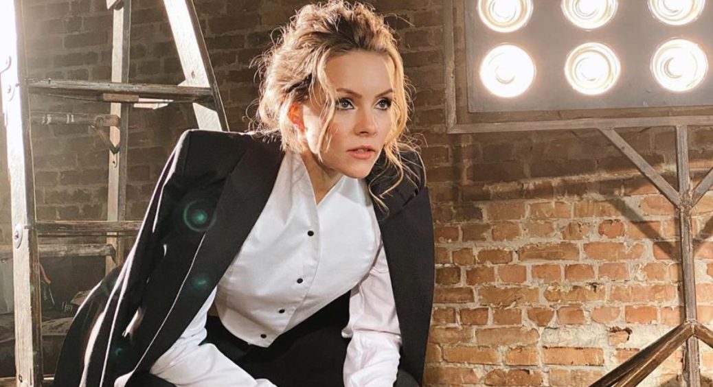 Танцівниця Олена Шоптенко готується запалити у новому році: Олег Винник назавжди залишився у минулому 