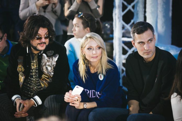 Орбакайте підтримує зв'язок з вітчимом