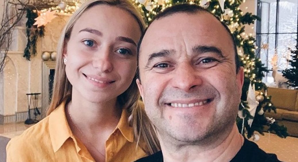 Де живе Віктор Павлік та Катерина Репяхова: вагітна дружина співака показала недешевий столичний район 