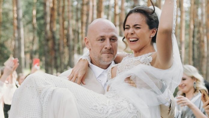 Потап присвятив дружині Насті Каменських вірші