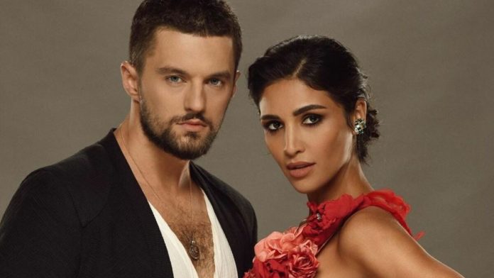 Санта Дімопулос показала своє перше кохання