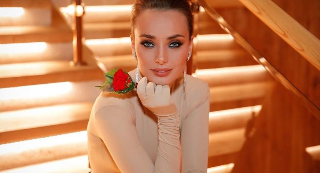 Ксенія Мішина забула зняти обручку та видала Еллерта з головою: вже не холостячка 