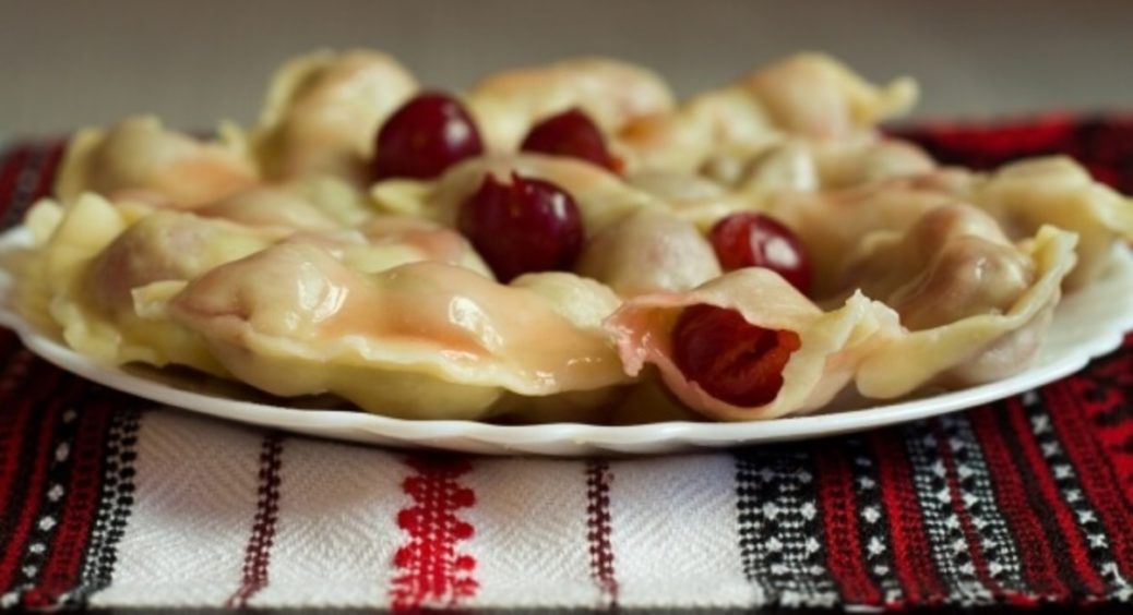 Вареники з вишнею на Різдво – традиційна страва на святковий стіл за бабусиним рецептом 