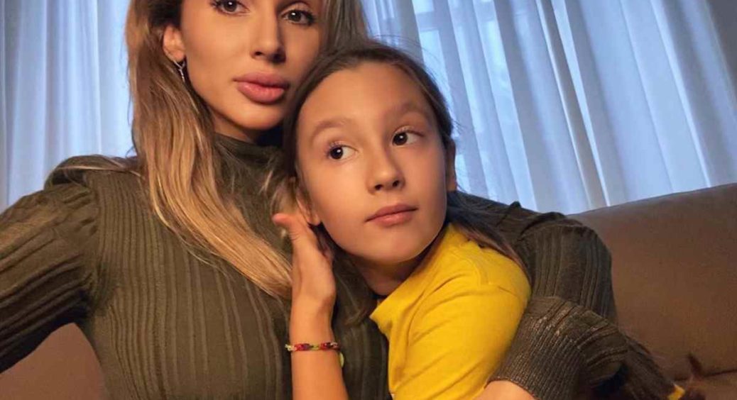 Світлана Лобода показала підрослу доньку у купальнику: скоро красою затьмарить матір 