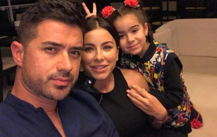 Ані Лорак з донькою та екс-чоловіком