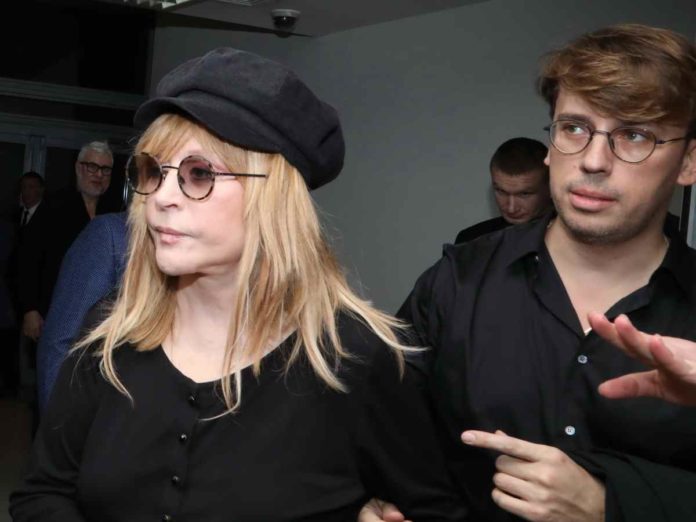 Чому Алла Пугачова та Максим Галкін назвали свого сина Гаррі. Чому Алла Пугачова та Максим Галкін назвали свого сина Гаррі.