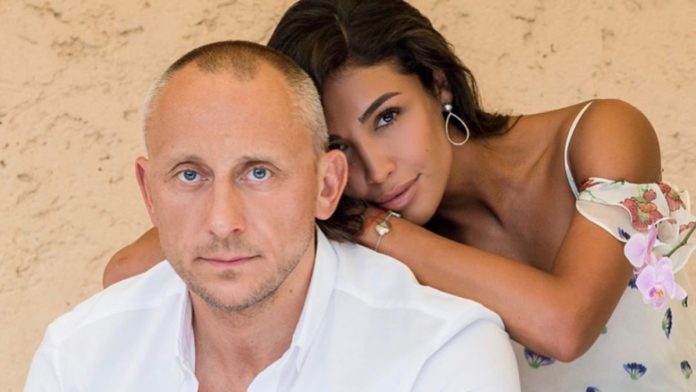 Донька світської левиці Санти Дімопулос отримала у подарунок розкішну автівк