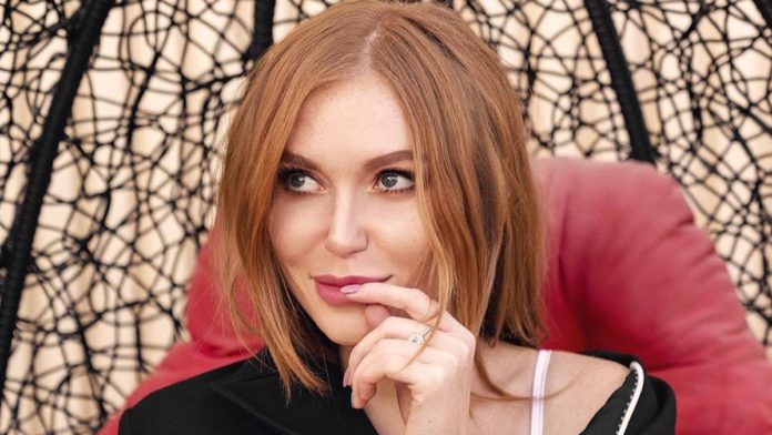 Слава Камінська замість вишиванки вбралася в бікіні Слава Камінська замість вишиванки вбралася в бікіні