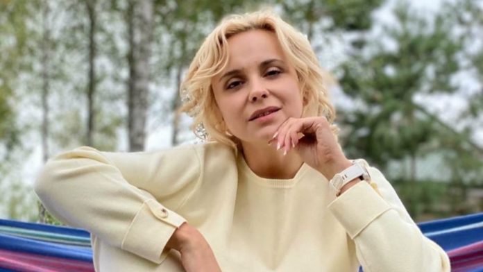 41-річна Лілія Ребрик порадувала кадрами: ніжно поклала руку на вагітний животик 41-річна Лілія Ребрик порадувала кадрами: ніжно поклала руку на вагітний животик